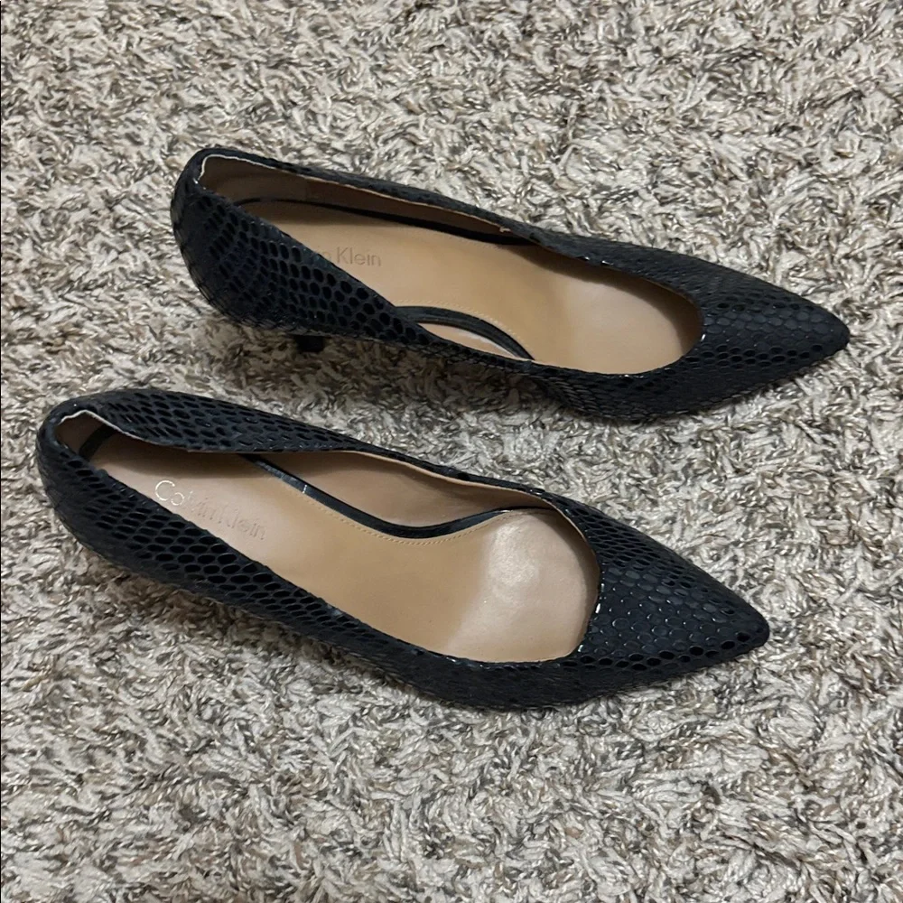 Calvin Klein Gayle 7.5 Elegant Black Women's Heels Pumps Snakeskin Patent Style